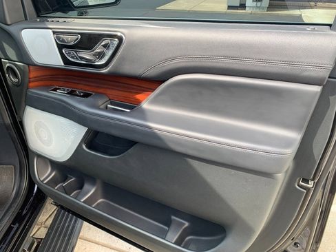 Certified 2024 Lincoln Navigator L Reserve AWD/4WD image 15
