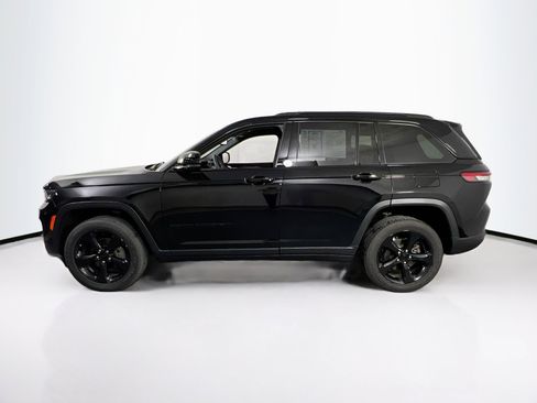 Used 2023 Jeep Grand Cherokee Altitude AWD/4WD image 8