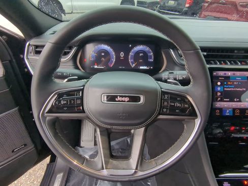 Certified 2024 Jeep Grand Cherokee Overland w/ Luxury Tech Group IV image 22