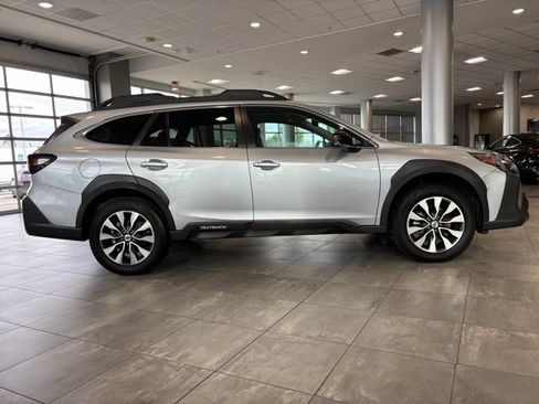 Used 2024 Subaru Outback Limited image 2