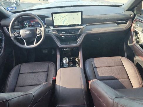Used 2025 Ford Explorer Platinum w/ Ultimate Package AWD/4WD image 8