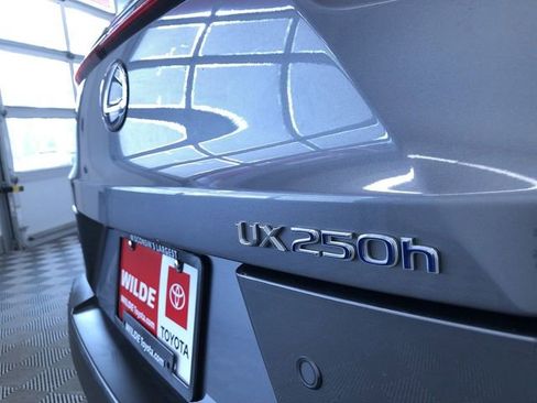 Used 2020 Lexus UX 250h w/ Premium Package image 7