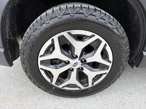 Used 2023 Subaru Forester Premium image 18