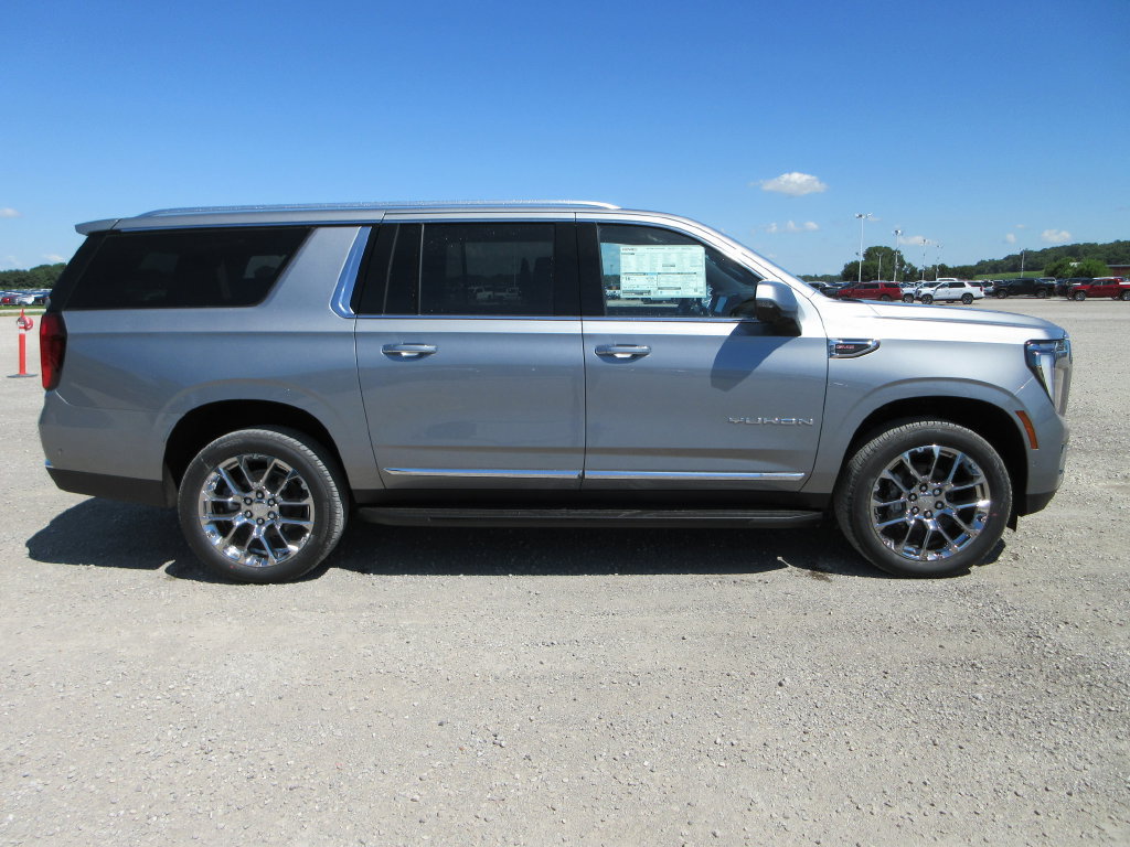 New 2026 GMC Yukon XL Elevation w/ Elevation Premium Package AWD/4WD image 3