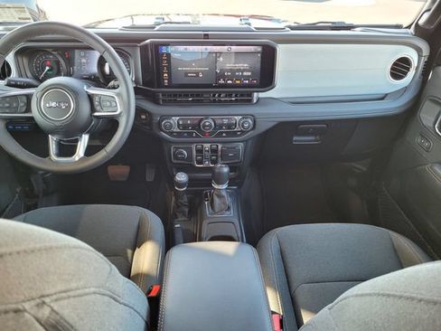 Certified 2025 Jeep Wrangler Unlimited Sahara AWD/4WD image 6