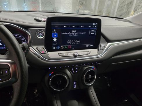 Used 2025 Chevrolet Blazer LT FWD image 21