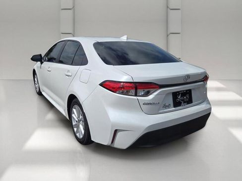 Used 2026 Toyota Corolla LE w/ LE Premium Package FWD image 5