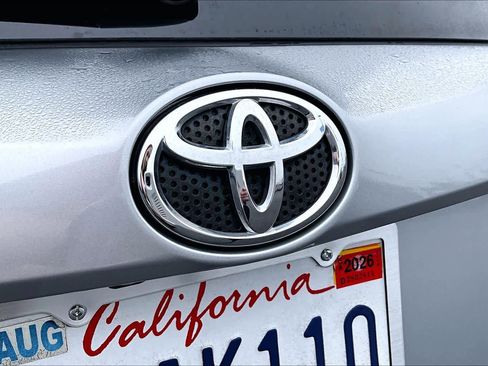 Used 2017 Toyota RAV4 XLE image 30