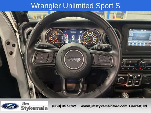 Used 2021 Jeep Wrangler Unlimited Sport w/ Technology Group AWD/4WD image 17