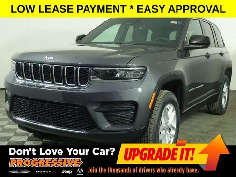 New 2026 Jeep Grand Cherokee Laredo image 1