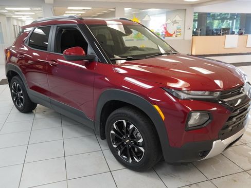 Used 2023 Chevrolet TrailBlazer LT w/ LPO, Blackout Package AWD/4WD image 16