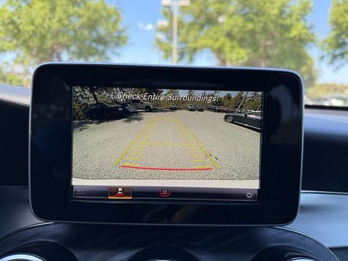 Used 2019 Mercedes-Benz GLC 300 4MATIC w/ Premium Package image 30