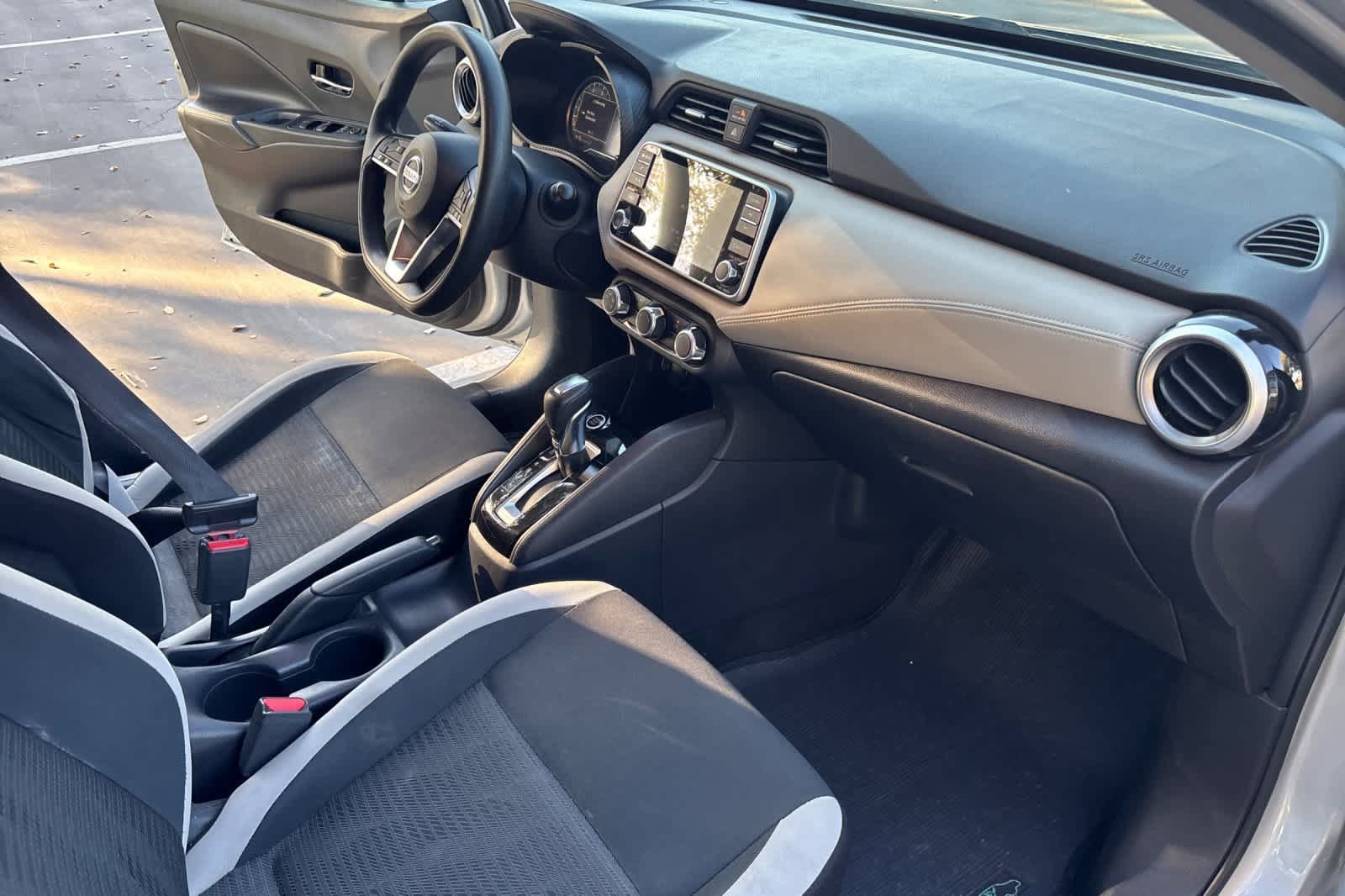 Used 2020 Nissan Versa SV FWD image 17