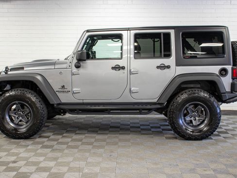 Used 2016 Jeep Wrangler Unlimited Sahara w/ Connectivity Group AWD/4WD image 6