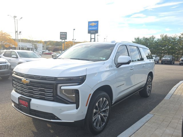 Used 2026 Chevrolet Suburban High Country AWD/4WD image 6