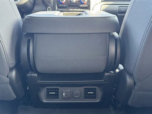 Used 2022 Chevrolet Silverado 1500 LT image 14