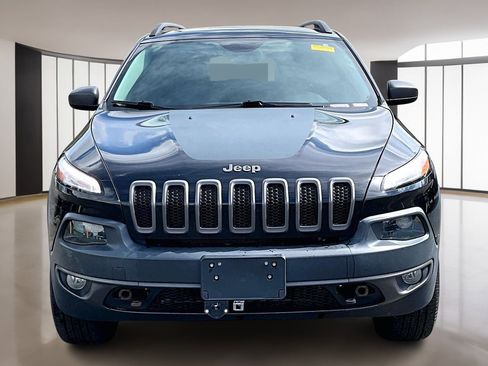 Used 2017 Jeep Cherokee Trailhawk w/ Cold Weather Group image 2