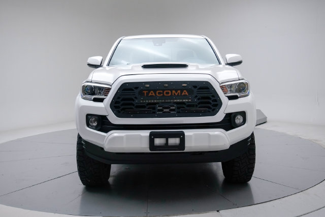Used 2021 Toyota Tacoma TRD Sport w/ TRD Premium Sport Package AWD/4WD image 8