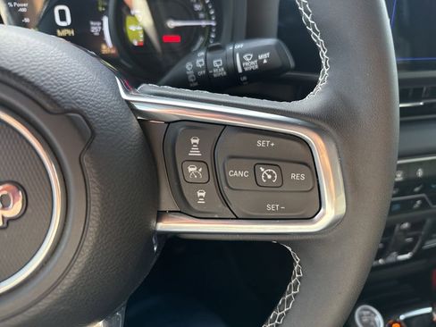 Certified 2025 Jeep Wrangler Unlimited Sahara w/ Safety Group image 21