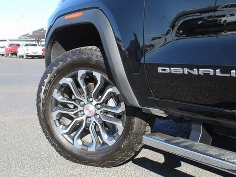 Used 2024 GMC Canyon Denali image 12