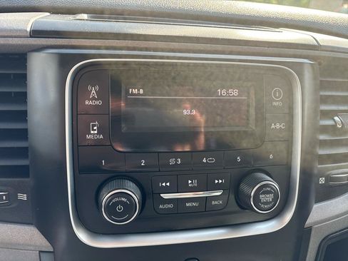 Used 2018 RAM 1500 Express AWD/4WD image 24