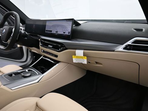 New 2025 BMW 330i xDrive Sedan w/ Convenience Package AWD/4WD image 19