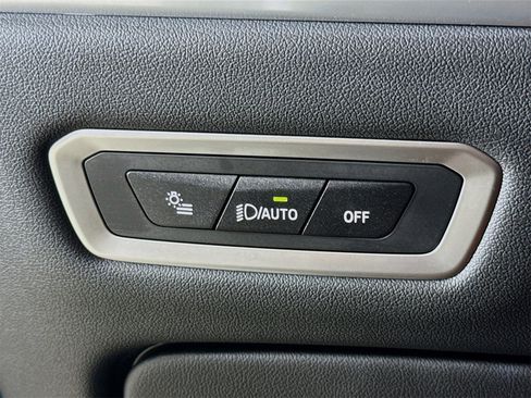 Used 2025 BMW X7 M60i image 10