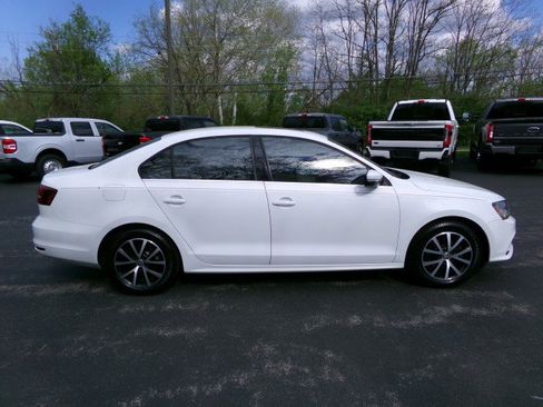Used 2017 Volkswagen Jetta SE FWD image 10