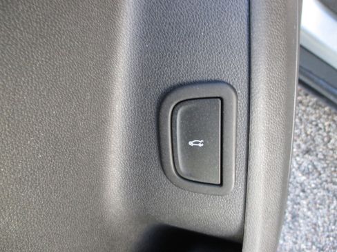 Certified 2025 Chevrolet Traverse LT image 14