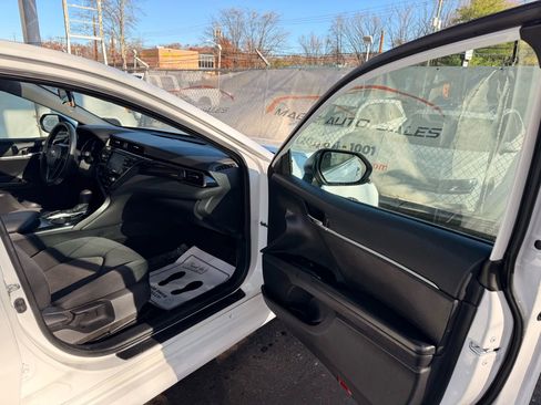 Used 2020 Toyota Camry LE image 24