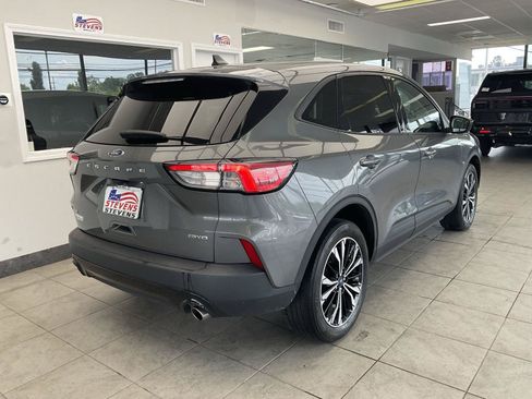 Used 2022 Ford Escape SE w/ SE Sport Appearance Package AWD/4WD image 5