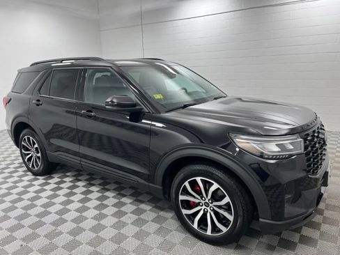Used 2025 Ford Explorer ST-Line w/ Premium Package AWD/4WD image 4