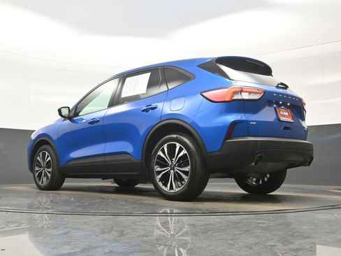 Used 2021 Ford Escape SE w/ SE Sport Appearance Package image 28