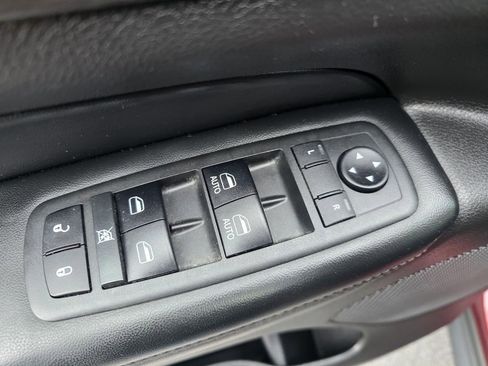 Used 2018 Jeep Grand Cherokee Laredo image 19