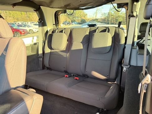 Used 2023 Jeep Wrangler Sport image 27