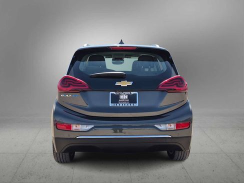 Used 2020 Chevrolet Bolt Premier w/ Infotainment Package FWD image 7