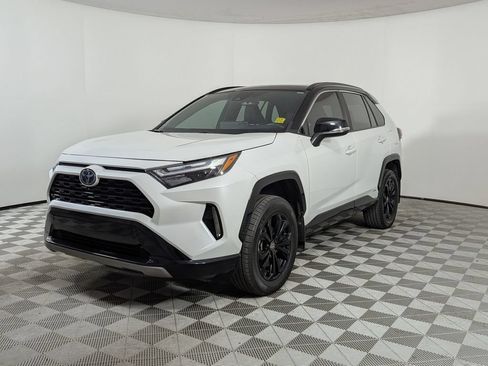 Used 2024 Toyota RAV4 XSE AWD/4WD image 7