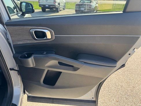 Used 2022 Kia Sorento S w/ Panoramic Sunroof Package AWD/4WD image 37