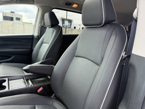 Used 2026 Honda Odyssey Elite image 19