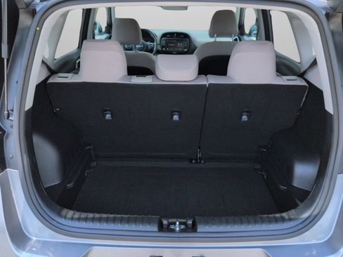 Used 2025 Kia Soul LX w/ LX Technology Package FWD image 17