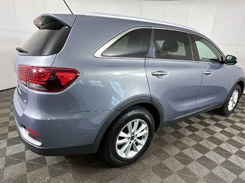 Used 2020 Kia Sorento LX w/ LX I4 Convenience Package FWD image 3