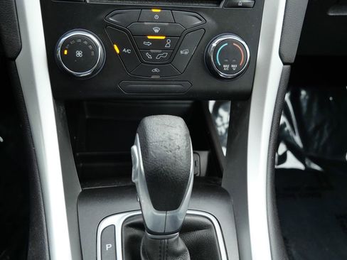 Used 2014 Ford Fusion SE FWD image 19
