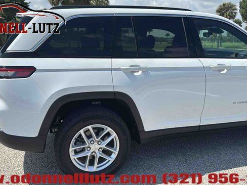 Used 2024 Jeep Grand Cherokee Laredo X w/ Luxury Tech Group I AWD/4WD image 8