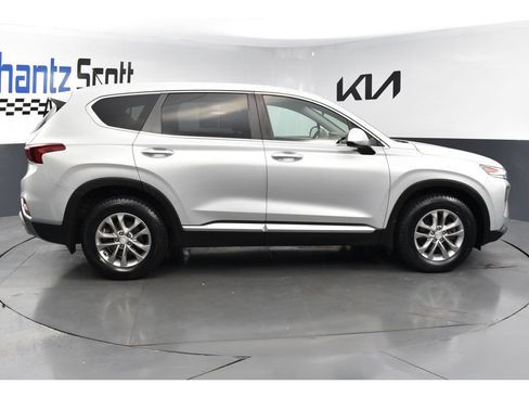 Used 2019 Hyundai Santa Fe SE FWD image 6