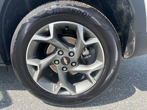 Used 2025 Chevrolet Trax LT image 27