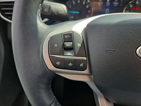 Used 2024 Ford Explorer XLT w/ Equipment Group 202A AWD/4WD image 14