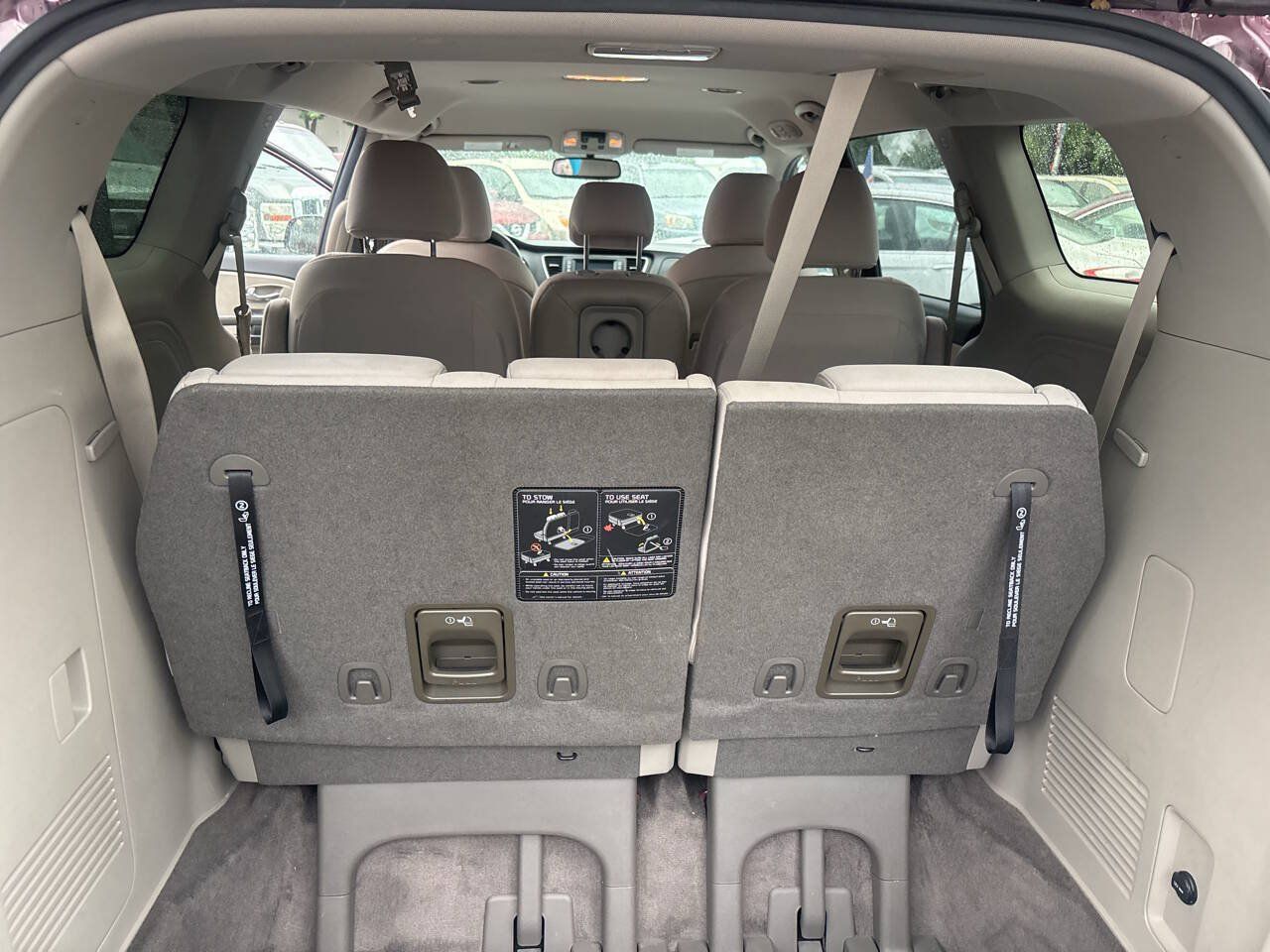 Used 2020 Kia Sedona LX FWD image 19