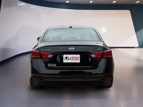 Used 2024 Nissan Altima 2.5 SV FWD image 4
