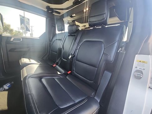 Used 2025 Ford Bronco Badlands AWD/4WD image 12