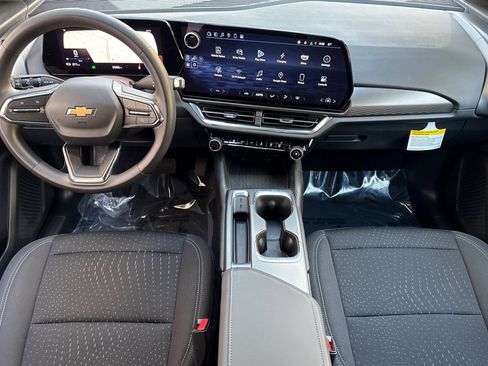 Used 2025 Chevrolet Equinox EV LT image 14